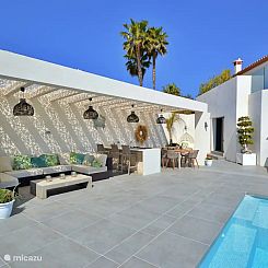 LUXURY 4 BEDROOM VILLA SEA VIEW+GYM