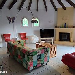 Mooie Villa 2-6 p met XL zwembad