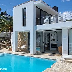 Villa uitzicht op zee op 300m van het strand