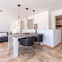 Guesthouse privé (verwarmd) zwembad