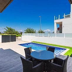Geschakelde woning in Daya Nueva
