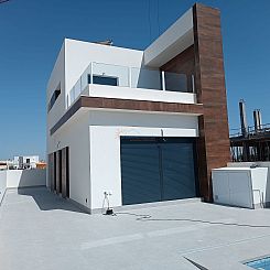 Vrijstaande woning in Daya Nueva