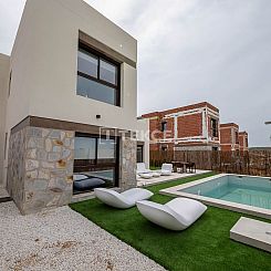Vrijstaande woning in Algorfa