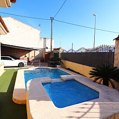 Geschakelde woning in Almoradí