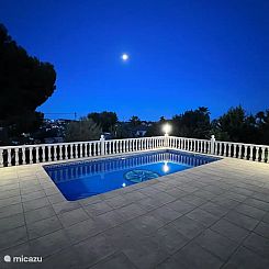 Villa Savina: Uitzicht op zee en tuin