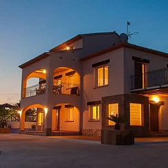 Sun Sea Sleep Apartment