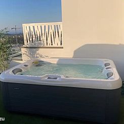 Seascape met jacuzzi