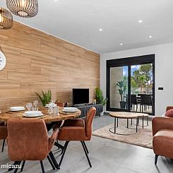 Zonnig appartement met mega terras