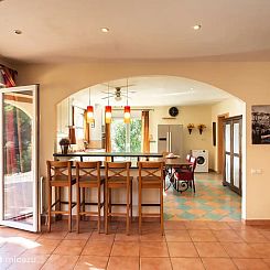 Apartement 1 met pool in de tuin