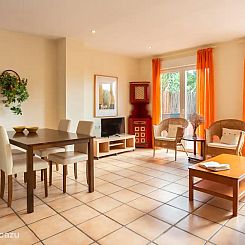 Apartement 2 met zwembad in de tuin