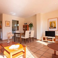 Apartement 2 met zwembad in de tuin