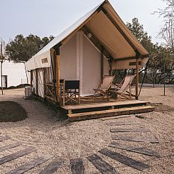 Glamping Couple + sanitair