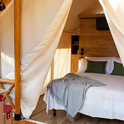 Glamping Couple + sanitair