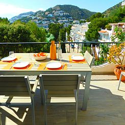 Vakantiehuis Renoviertes Ferienhaus in Roses mit Terrasse