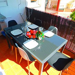 Appartement Wohnung mit 2 Schlafzimmern, Schwimmbad und Park