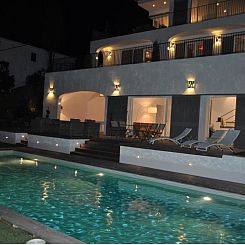 Vakantiehuis Villa mit Charme - Privatpool für Familien