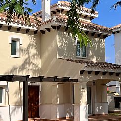 Modern huis met privézwembad