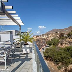 Penthouse aan strand met jacuzzi
