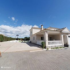 Luxe villa op 20 minuten van Valencia