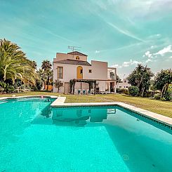 Vakantiehuis Schöne Villa, großer Pool und Garten