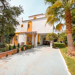 Vakantiehuis Schöne Villa, großer Pool und Garten