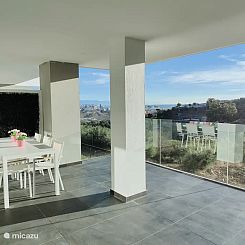Luxe appartement met groot balkon