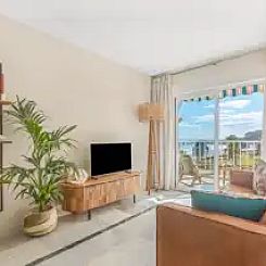 Seaflower Beachfront Apartment