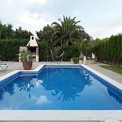 Vakantiehuis Ferienhaus mit Pool am Meer
