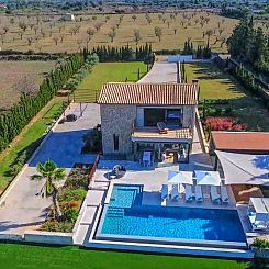 Vakantiehuis Luxuriöse Villa mit beheiztem Pool für 8 Pers