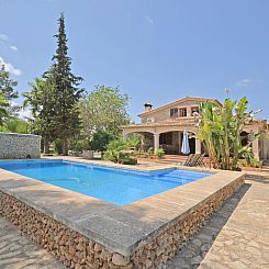 Vakantiehuis Tiraset