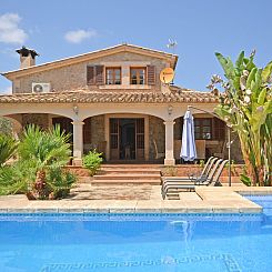 Vakantiehuis Tiraset