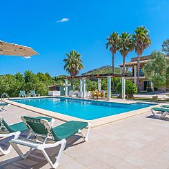 Vakantiehuis Schönes Landhaus mit Pool für 10 Personen in 