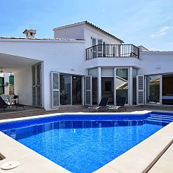 Vakantiehuis Villa "Calma" mit privatem Pool und Meerblick