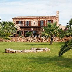 Vakantiehuis mit großem Pool,  parkähnlichen Garten