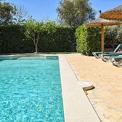 Vakantiehuis Finca mit Schwimmbad und in der Nähe des Rafal