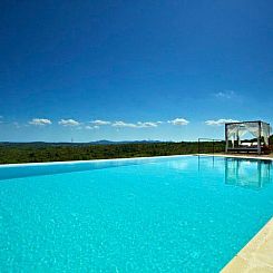 Vakantiehuis Luxuriöses Landhaus für 16 Personen mit Pool 