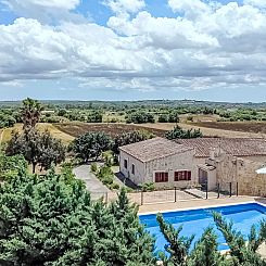 Vakantiehuis Finca mit großem eingezäunten Pool und Klimaa