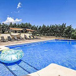 Vakantiehuis Finca mit großem eingezäunten Pool und Klimaa