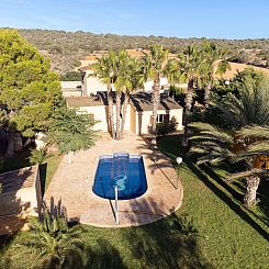 Vakantiehuis Rustikale Villa mit privatem Pool