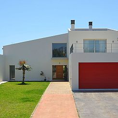 Vakantiehuis Schönes modernes Ferienhaus C84MLL