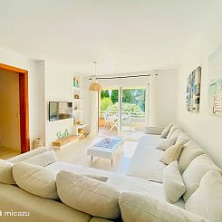 Ruim appartement 50m naar strand
