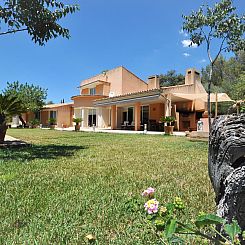 Vakantiehuis Villa con piscina y pista de tenis privada idea