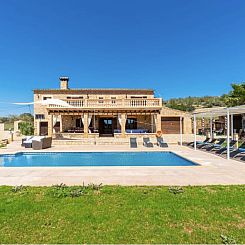 Vakantiehuis VILLA LORENZO MANACOR by PriorityVillas