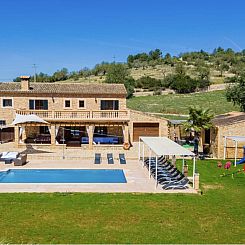 Vakantiehuis VILLA LORENZO MANACOR by PriorityVillas