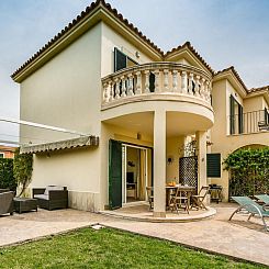 Vakantiehuis Schönes Ferienhaus in Urbanització El Paraís
