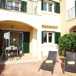 Vakantiehuis Mediterranes Ferienhaus mit privatem Garten