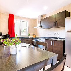 Vakantiehuis Mediterrane Doppelhaushälfte mit Garten