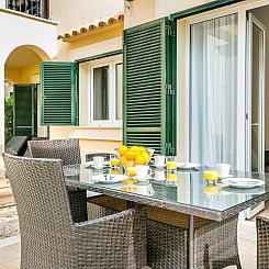 Appartement Modernes Apartment mit Gemeinschaftspool