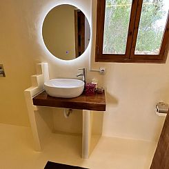 Vakantiehuis mit eigenem Garten und Schwimmbad.