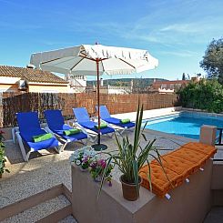 Vakantiehuis Schöne Villa mit Pool und Garten